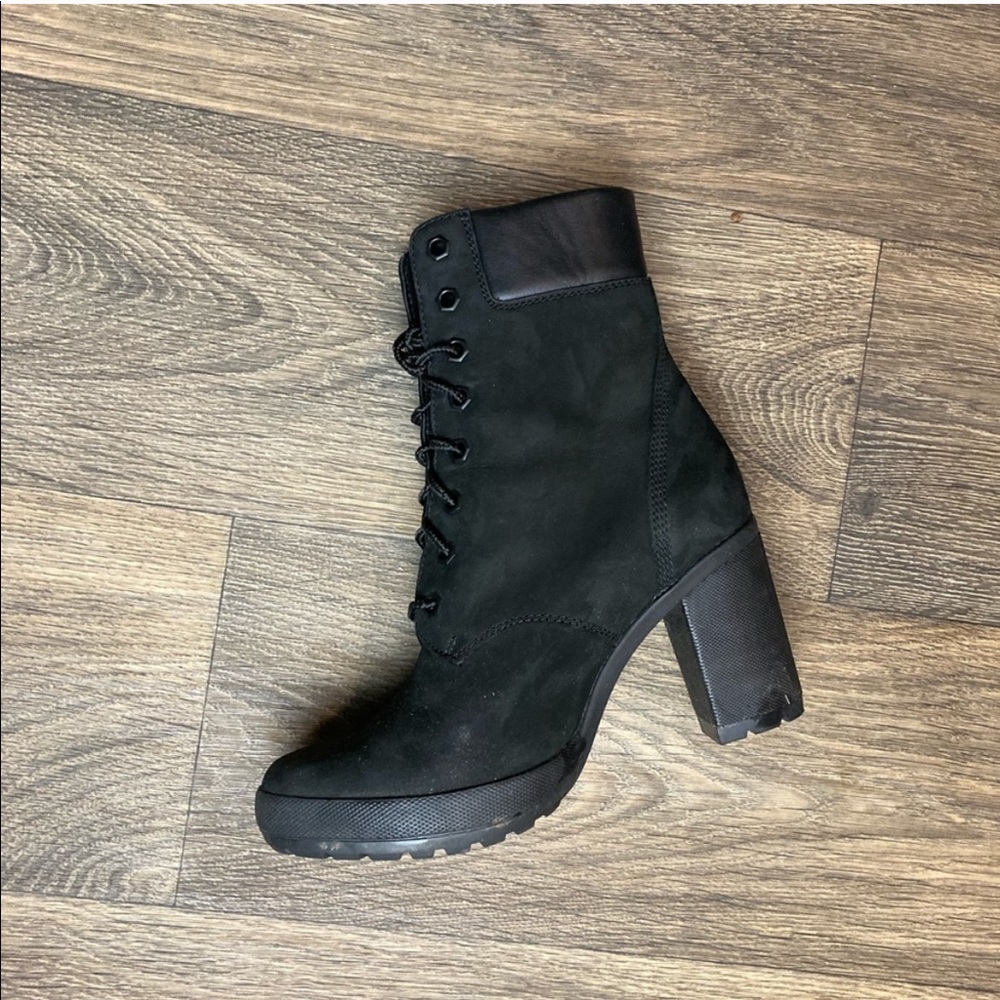Timberland Leather Lace-Up Tractor Platform Boots - Picture 13 of 16